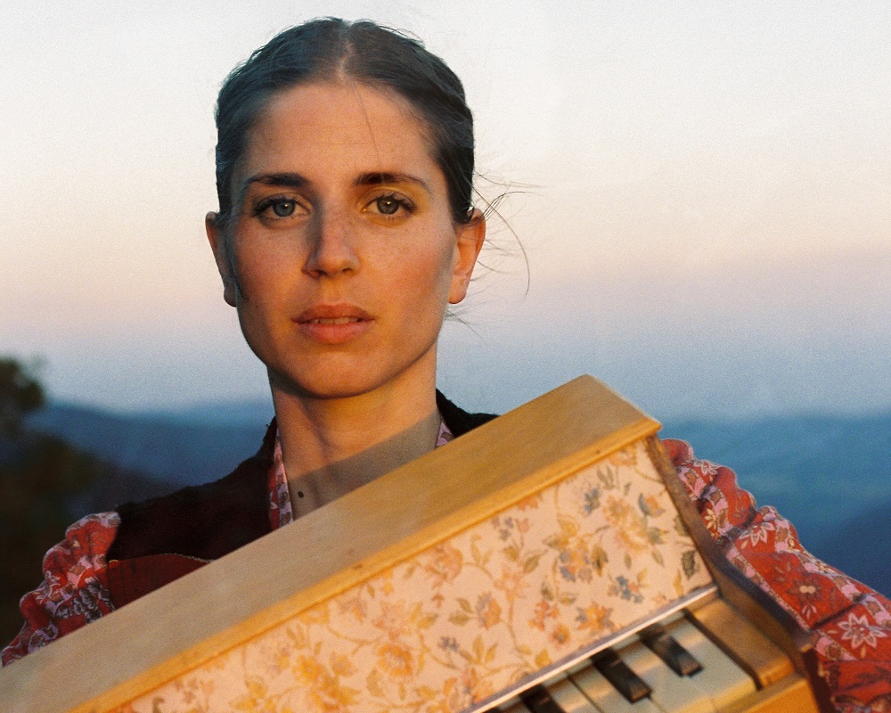 LUCIA FUMERO. FOLKLORE