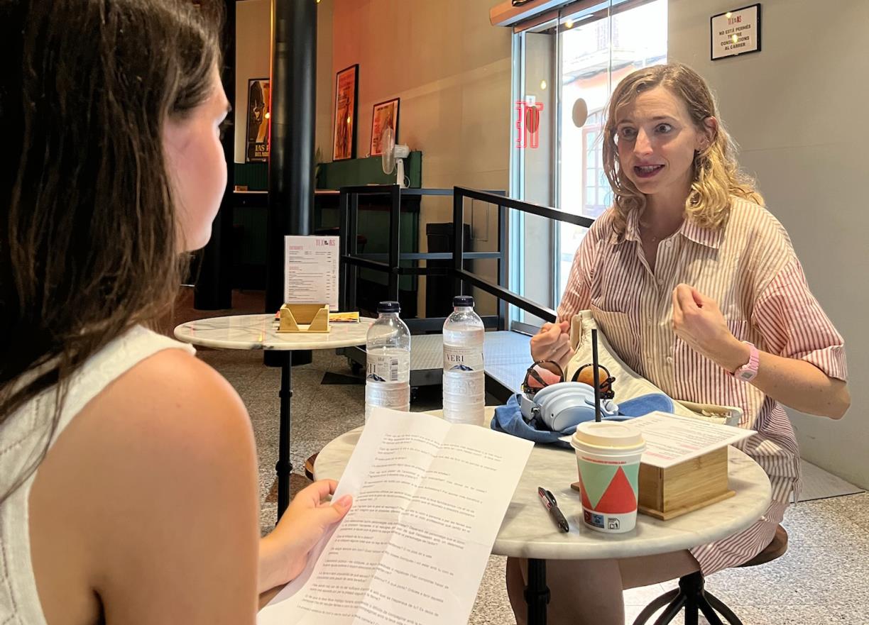 Aina Diaz Termes a l’entrevista amb l’Anna Moliner. Eix