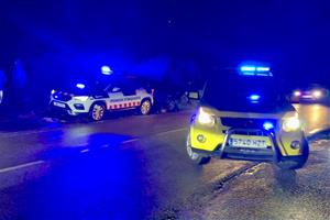 Almenys 15 ferits en el xoc d'un tren de l'R4 contra un mur de contenció caigut sobre la via a Gelida. ACN