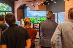 Ametller Origen presenta al Penedès el documental ‘Cultivant el futur’ i reivindica una agricultura innovadora i sostenible. Ametller Origen