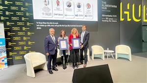 Ángel Luis Sánchez, de la Regió Mediterrània d'AENOR; Paula Llop, de la Fundació Ametller Origen;  Amaya Prat, d’Ametller Origen i Jordi Marin, d’AENO