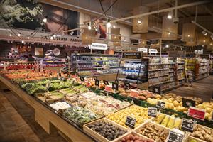 Ángel Luis Sánchez, de la Regió Mediterrània d'AENOR; Paula Llop, de la Fundació Ametller Origen;  Amaya Prat, d’Ametller Origen i Jordi Marin, d’AENO