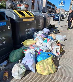 Brossa al carrer, contenidors del Vendrell