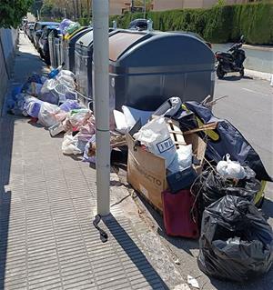 Brossa al carrer, contenidors del Vendrell