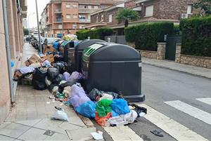 Brossa al carrer, contenidors del Vendrell