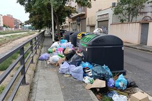 Brossa al carrer, contenidors del Vendrell