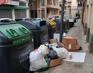 Brossa al carrer, contenidors del Vendrell