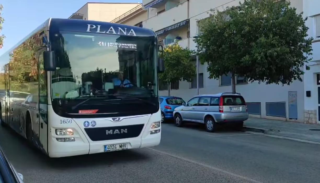 Calafell i Cunit reclamen un bus exprés cada hora cap a Barcelona. Ajuntament de Calafell