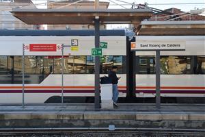 Caos a Sant Vicenç de Calders en la represa del servei ferroviari. ACN