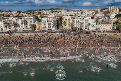 Capbussada a Sitges per donar la benvinguda al 2026. Air Masdeu Drones