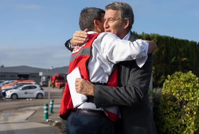 Carlos Mazón i Alberto Núñez Feijóo, en una trobada durant la gestió de la dana del País Valencià. ACN