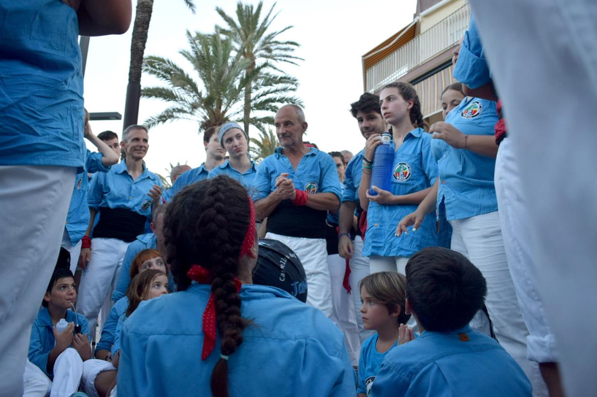 Castellers del Foix, diada de la Festa Major de Cubelles. Víctor Lora i Laura Nogueira
