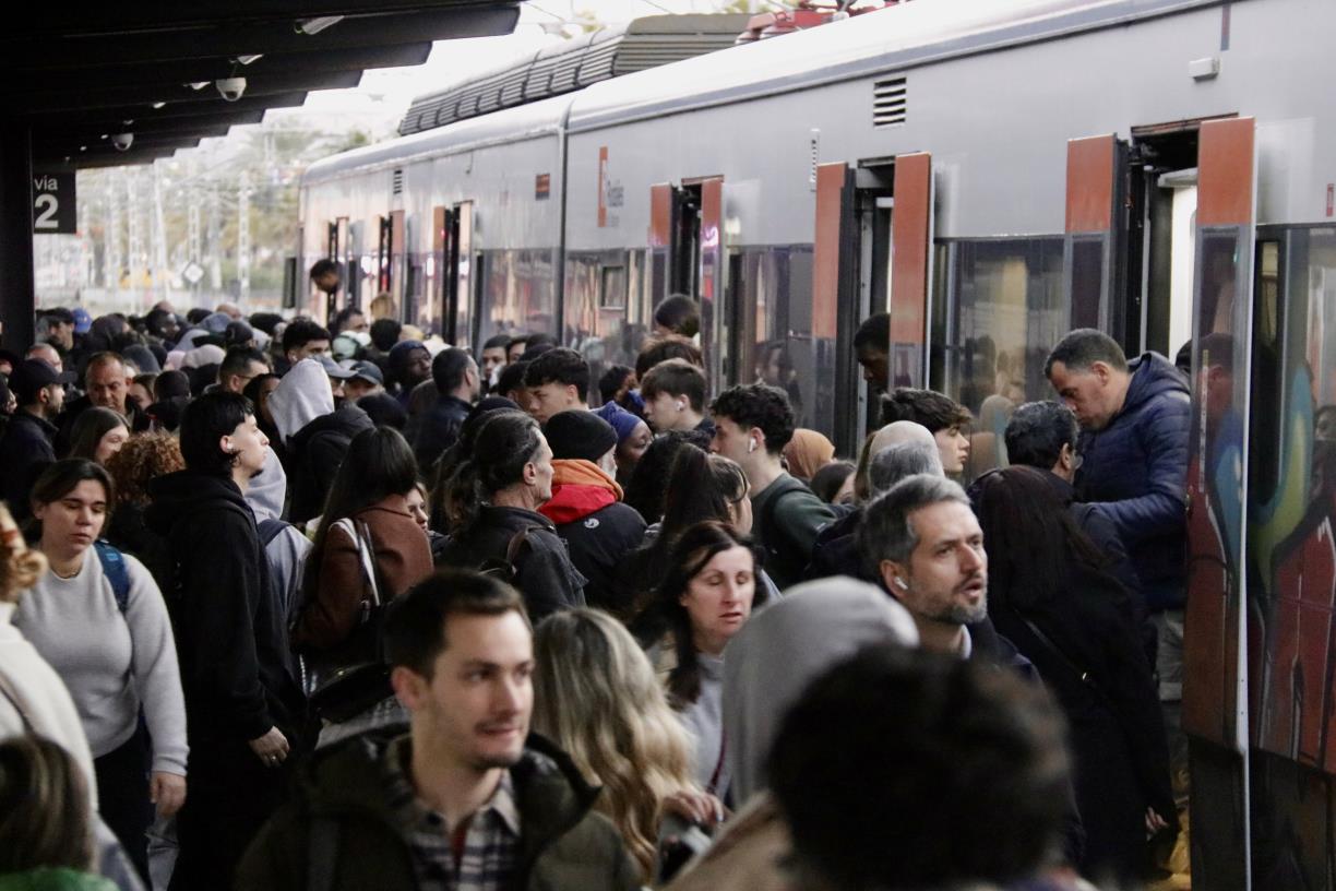 CCOO i UGT convoquen vaga parcial a la xarxa de trens de Rodalies el 27 de maig i el 5 de juny. ACN