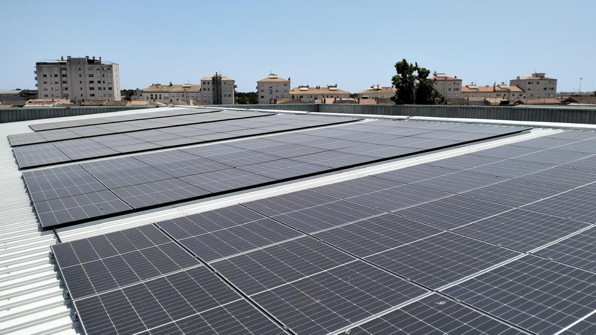 Centre de producció solar comunitari a Vilanova i la Geltrú. Eix