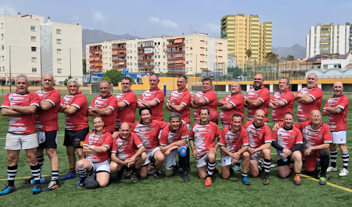 Combinat de jugadors del CR Cornellà, amb el suport del Rugby Nova Olivella i els Sluts. Eix