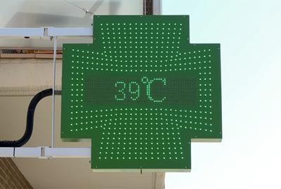 Comença la tercera onada de calor de l'estiu i Protecció Civil alerta que s'allargarà almenys fins dimecres. ACN