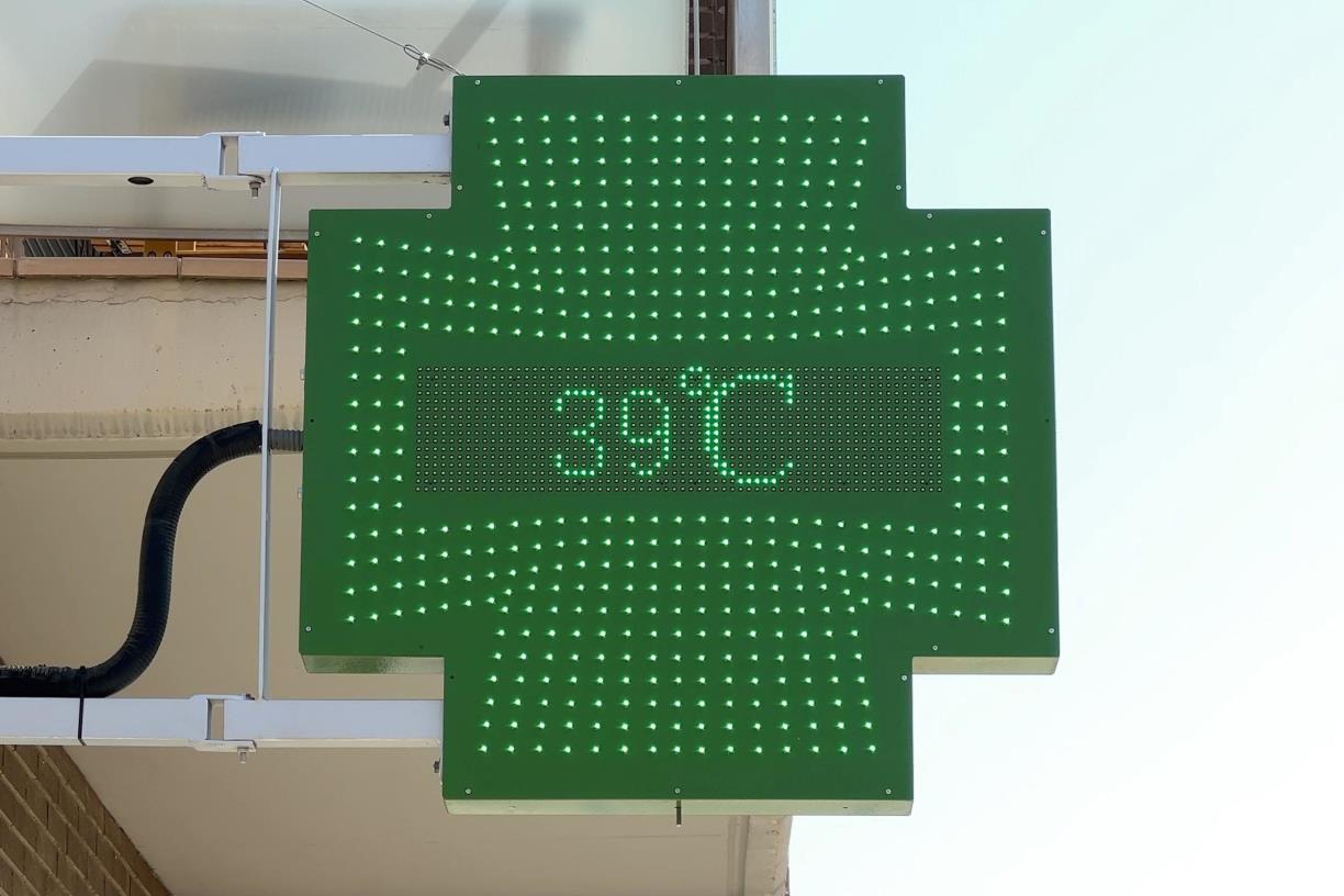 Comença la tercera onada de calor de l'estiu i Protecció Civil alerta que s'allargarà almenys fins dimecres. ACN