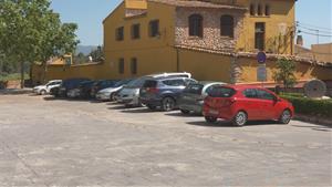 Cotxe amb el vidres trencats a Sant Vicenç de Calders