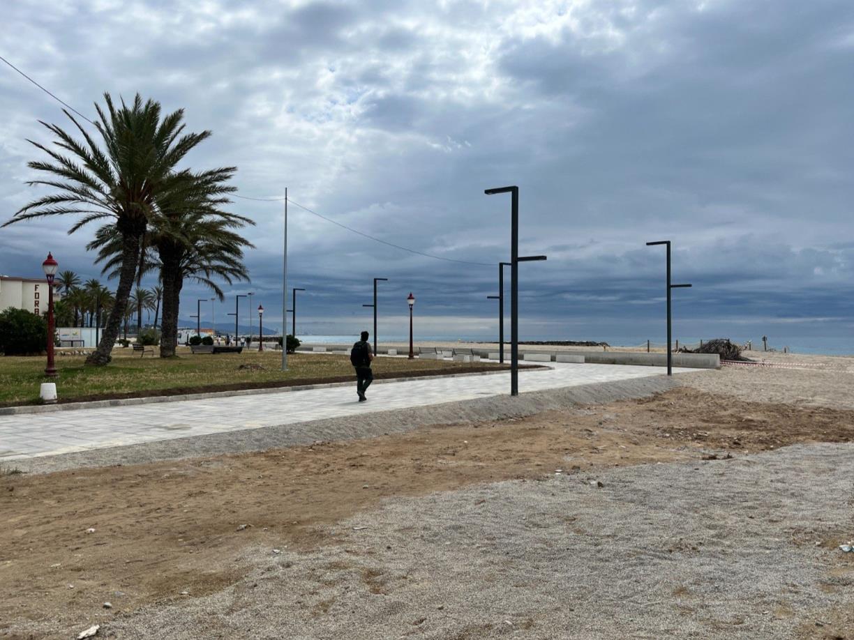 Cubelles finalitza les obres d’adaptació del passeig Marítim a la desembocadura del Foix. Ajuntament de Cubelles