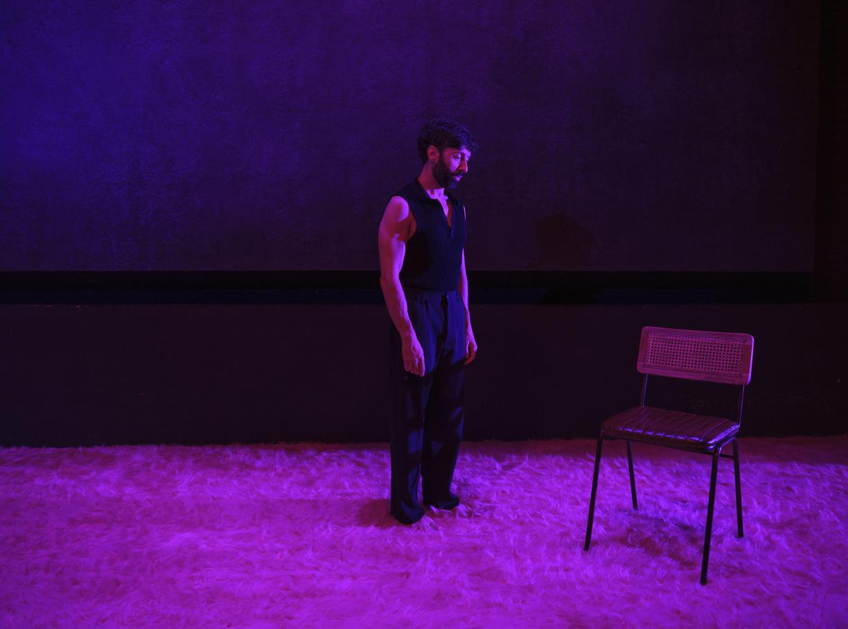 Dafnis Balduz en el monòleg 'Qui va matar el meu pare'. Eix