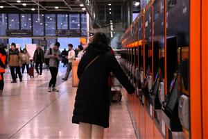 Desconfiança entre els usuaris a Sants tot i que el servei de Rodalies funcioni millor. ACN