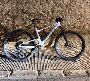 Detingut un home per robar una bicicleta de muntanya a Llorenç del Penedès i vendre-la en una aplicació. ACN