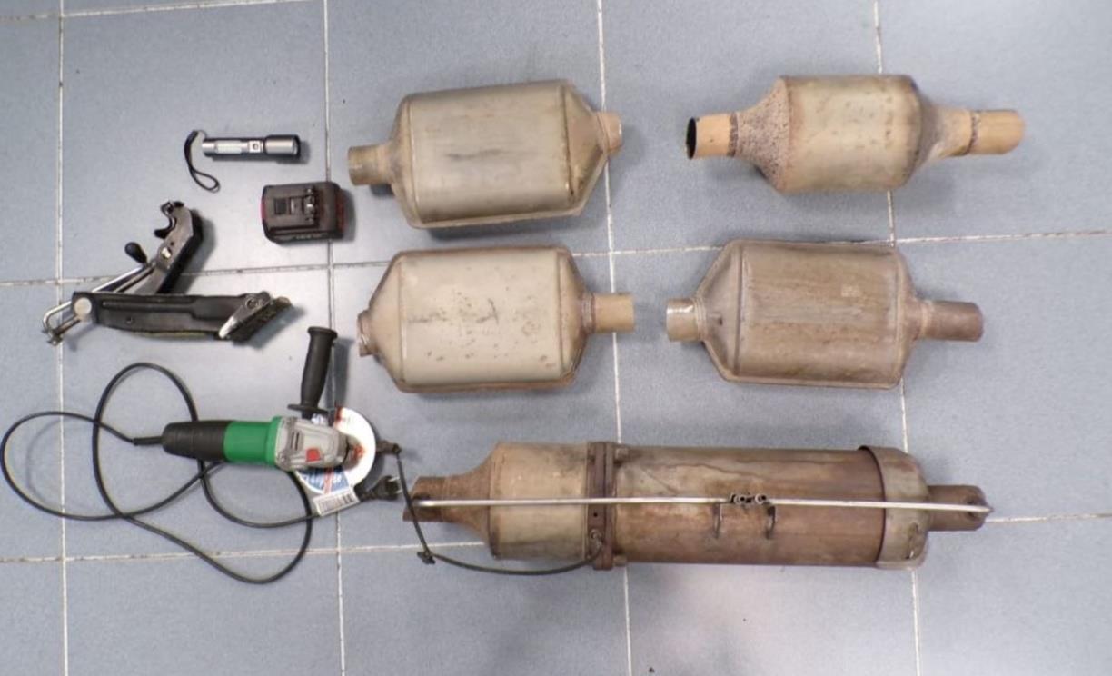 Detinguts tres homes per trenta furts de catalitzadors de vehicles a l'Anoia. Mossos d'Esquadra