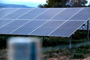 Diversos municipis del Baix Penedès modifiquen el POUM per regular la instal·lació de parcs fotovoltaics a la comarca. ACN