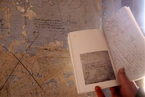 Documenten centenars de grafits fets a les parets d'antics molins paperers després d'anys d'investigació