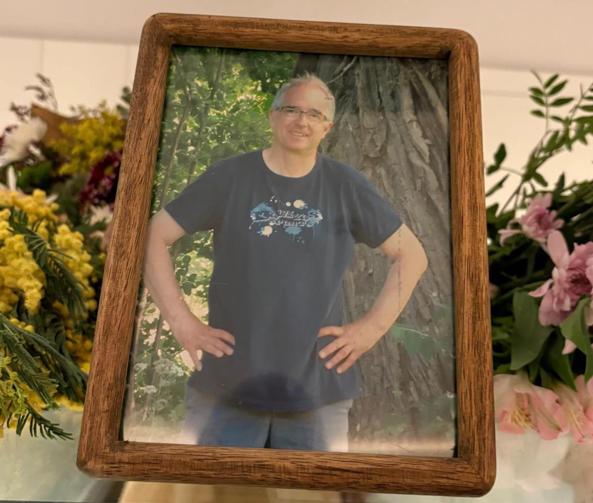 Dr. Carles Orta i Sagalàs. Eix