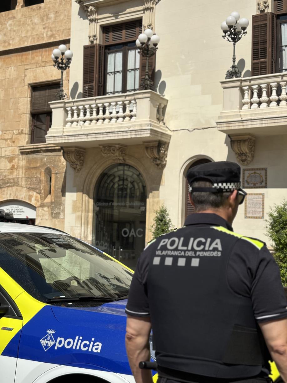 Dues persones detingudes per una estafa de 5.000 € a una persona gran a Vilafranca. Ajuntament de Vilafranca