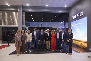 EBRO AUTOCAM Vilanova inaugura les seves noves instal·lacions amb una destacada representació institucional i empresarial. EBRO AUTOCAM Vilanova