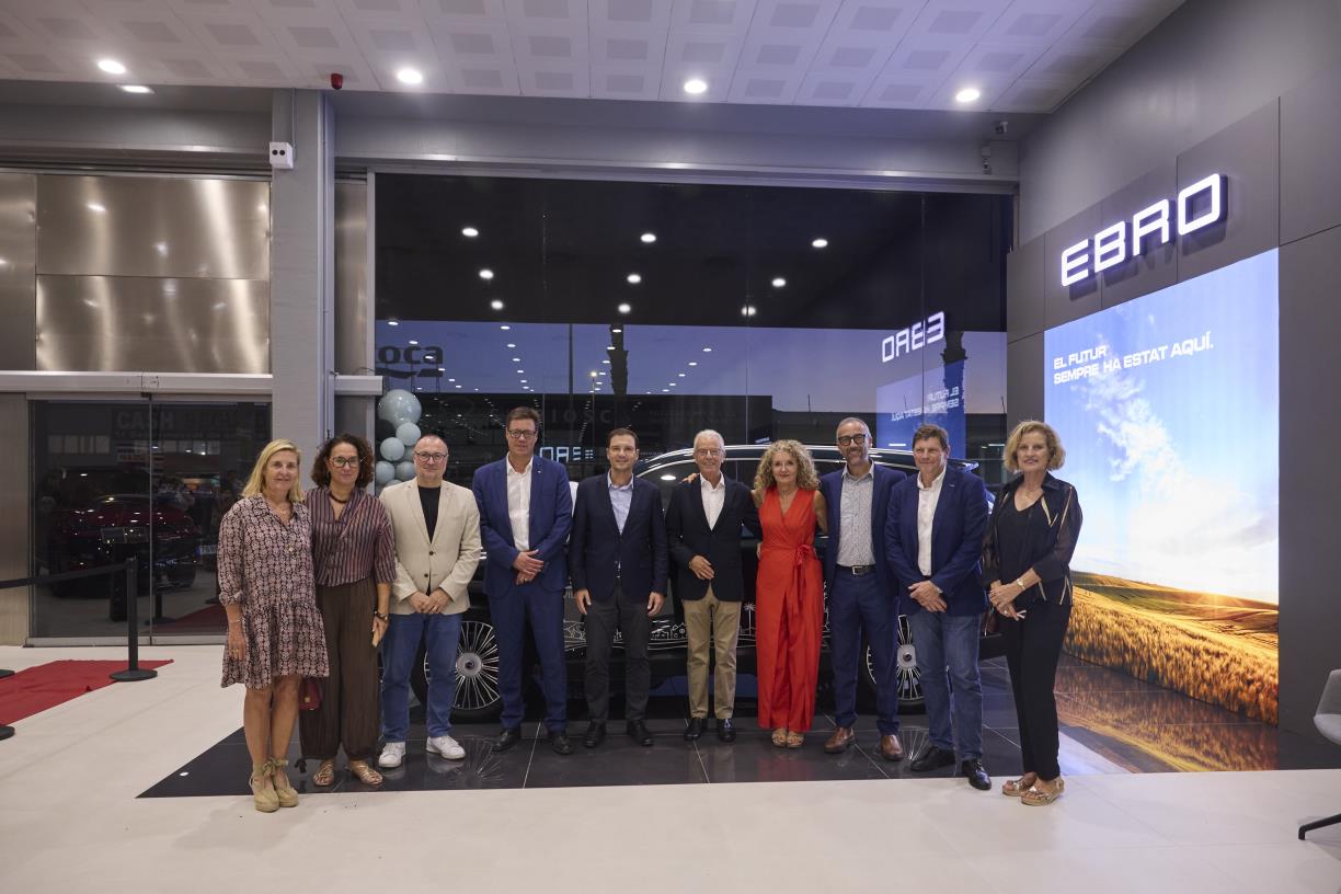 EBRO AUTOCAM Vilanova inaugura les seves noves instal·lacions amb una destacada representació institucional i empresarial. EBRO AUTOCAM Vilanova