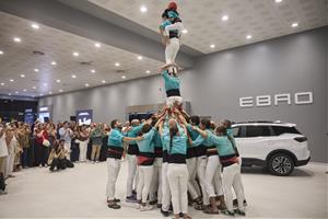 EBRO AUTOCAM Vilanova inaugura les seves noves instal·lacions amb una destacada representació institucional i empresarial