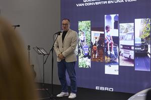 EBRO AUTOCAM Vilanova inaugura les seves noves instal·lacions amb una destacada representació institucional i empresarial