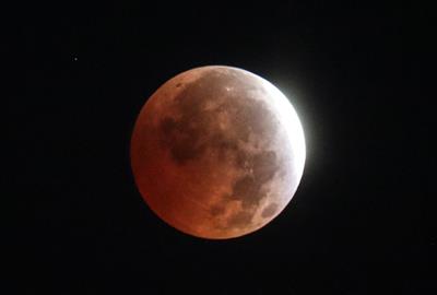 Eclipsi lunar des de Viladellops, Olèrdola. . Fran Lorenzo