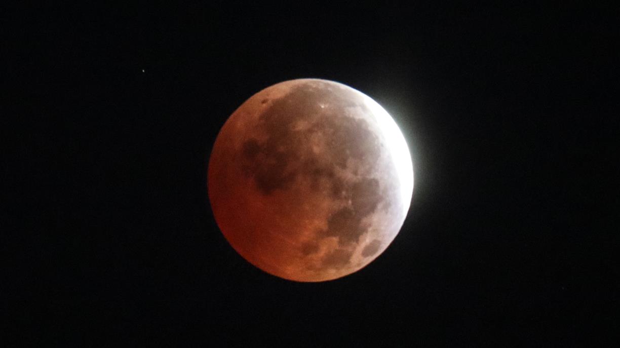 Eclipsi lunar des de Viladellops, Olèrdola. . Fran Lorenzo