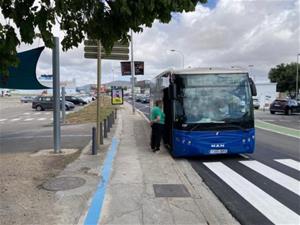 El bus de platges de Vilanova amplia el recorregut per connectar els aparcaments de la ronda Ibèrica amb la façana marítima. Ajuntament de Vilanova