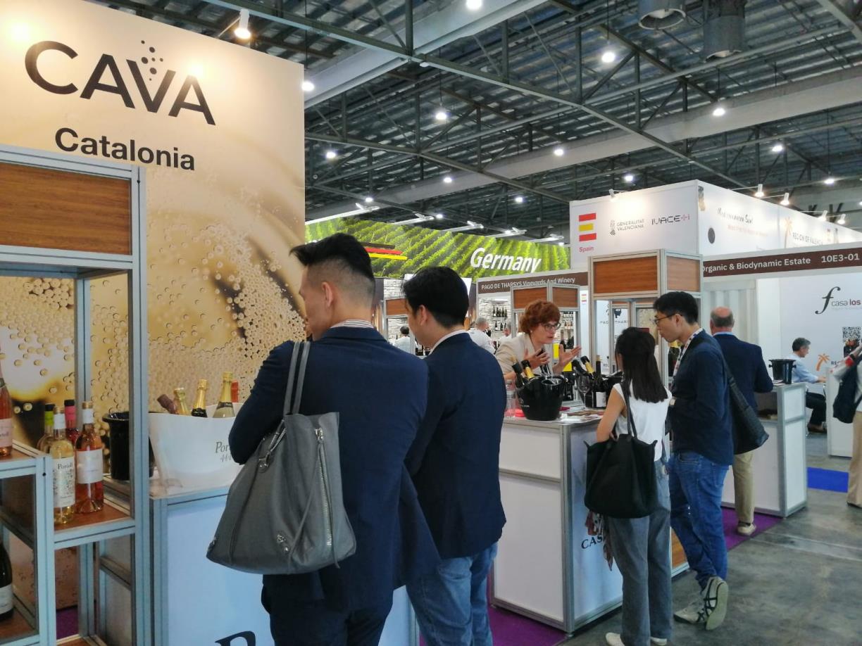 El cava reforça la seva presència a l’Àsia-Pacífic amb el debut a ProWine Singapore. AECAVA