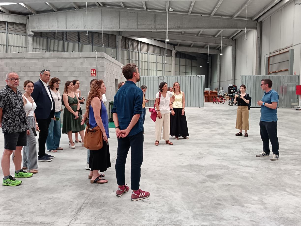El Centre Com Nou recupera més de 15 tones de materials i consolida la reutilització al Penedès i al Garraf. Mancomunitat