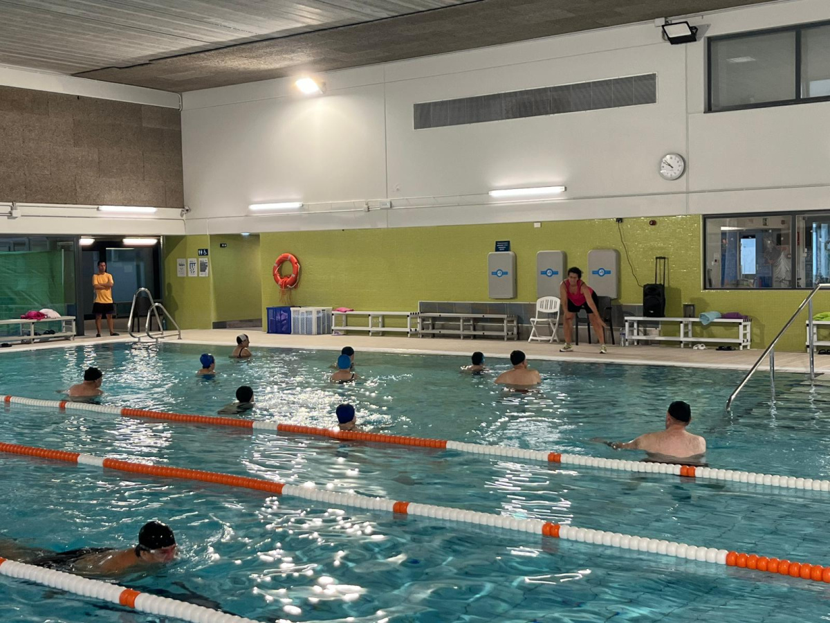 El Complex Aquàtic de Vilafranca reobre completament quasi nou mesos després de tancar pels estralls de la dana. ACN