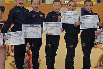 El Conjunt Benjamí B del Gimnàstic Ballerina VNG . Eix