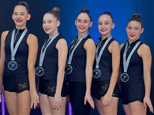 El conjunt Cadet Base del Club Gimnàstic Ballerina. Eix