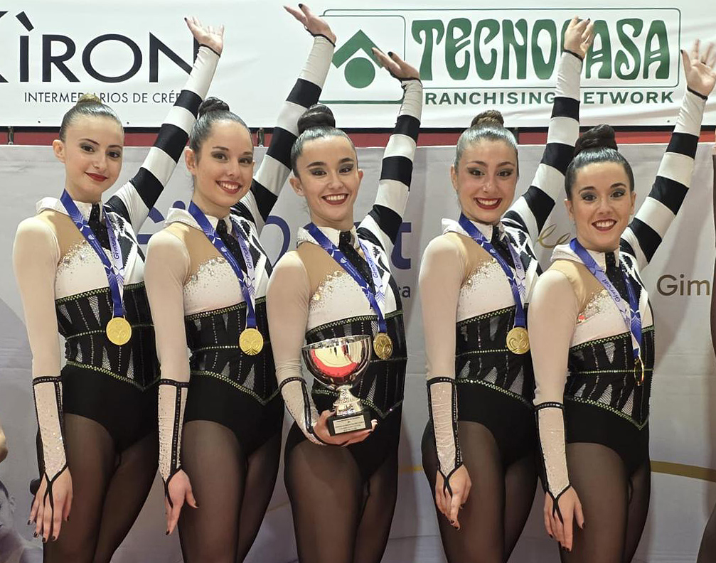 El conjunt Juvenil del Gimnàstic Ballerina VNG campió de Catalunya . Eix