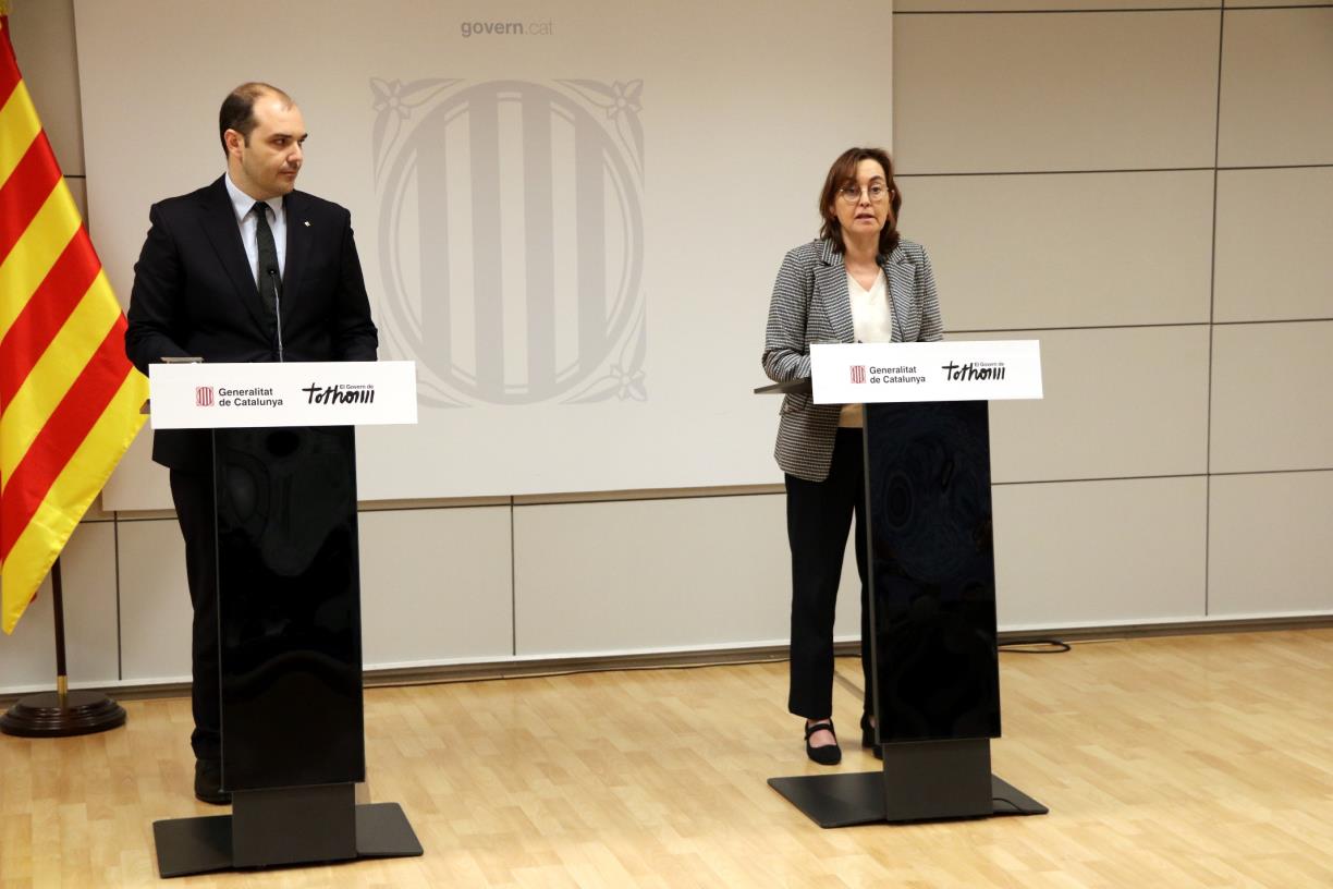 El conseller de la Presidència, Albert Dalmau, i la consellera de Territori, Sílvia Paneque. Jordi Bataller