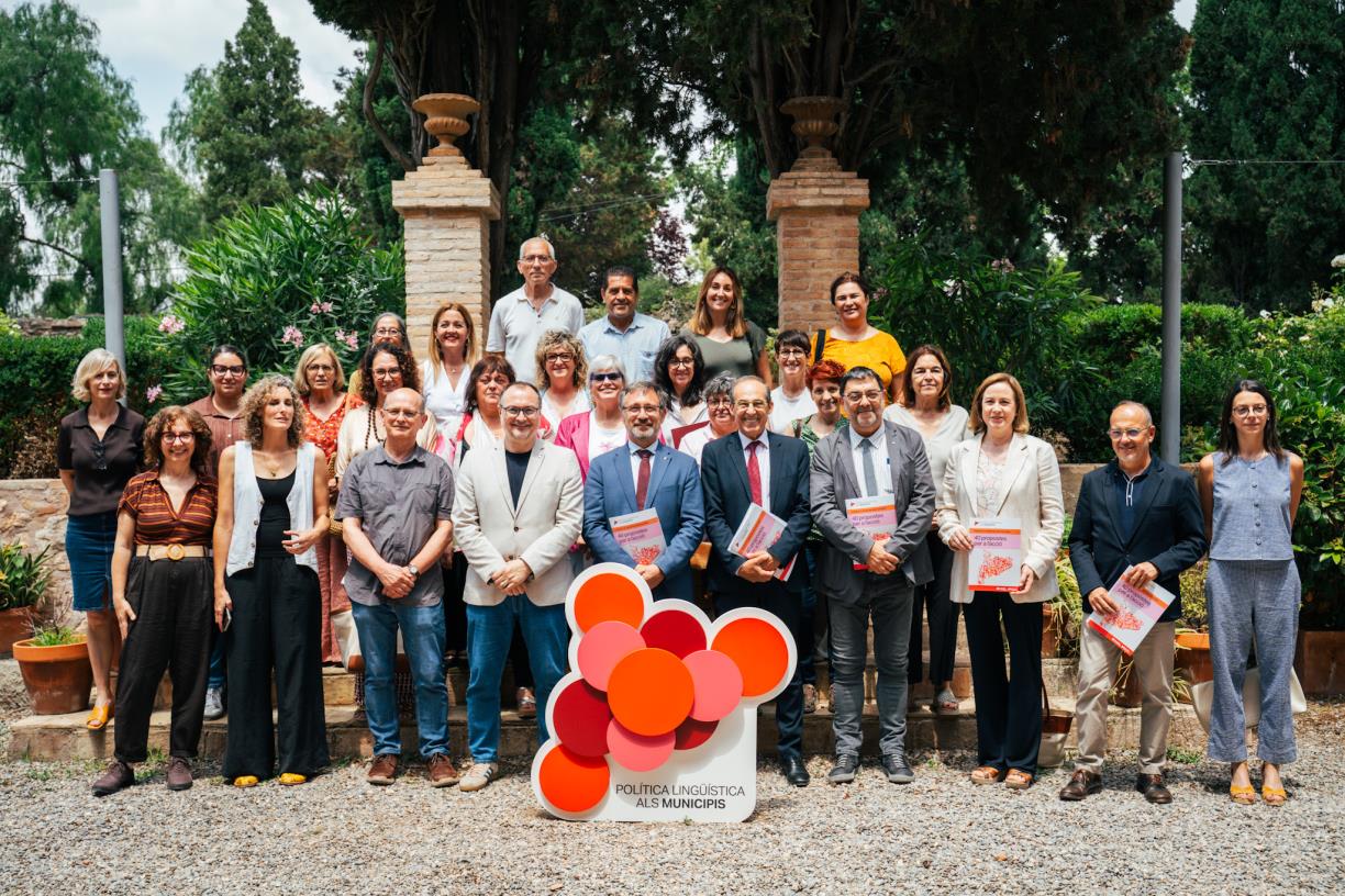 El conseller Vila presenta a la vegueria del Penedès la Guia de plans locals d'impuls al català i 40 propostes per als ajuntaments. Generalitat de Cat