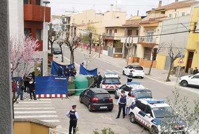 El cos de la víctima es va localitzar en uns contenidors de la Granada. EIX