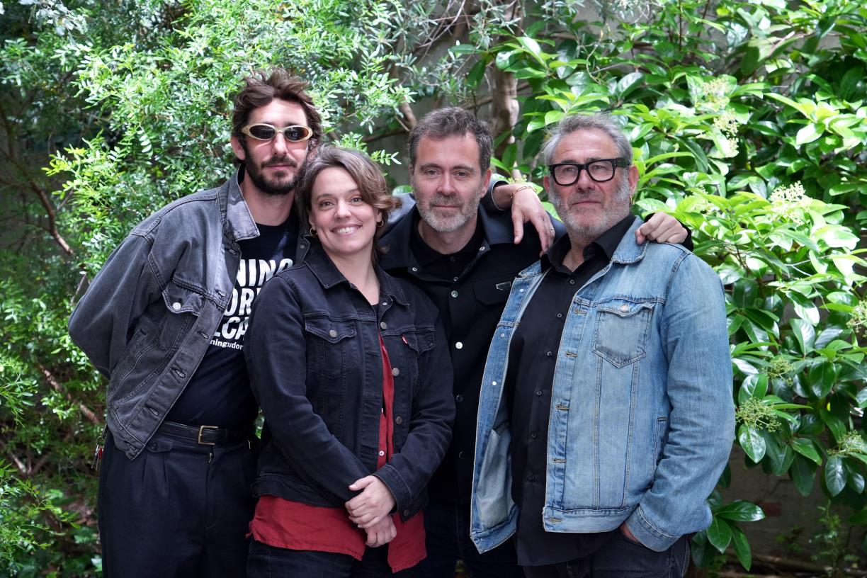 El creador de 'Ravalejar', Pol Rodríguez, i els actors Enric Auquer, Maria Rodríguez i Sergi López  . ACN