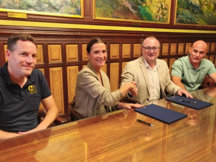 El Cruyff Court de Vilanova es renovarà i passarà a estar apadrinat per Aitana Bonmatí. Ajuntament de Vilanova