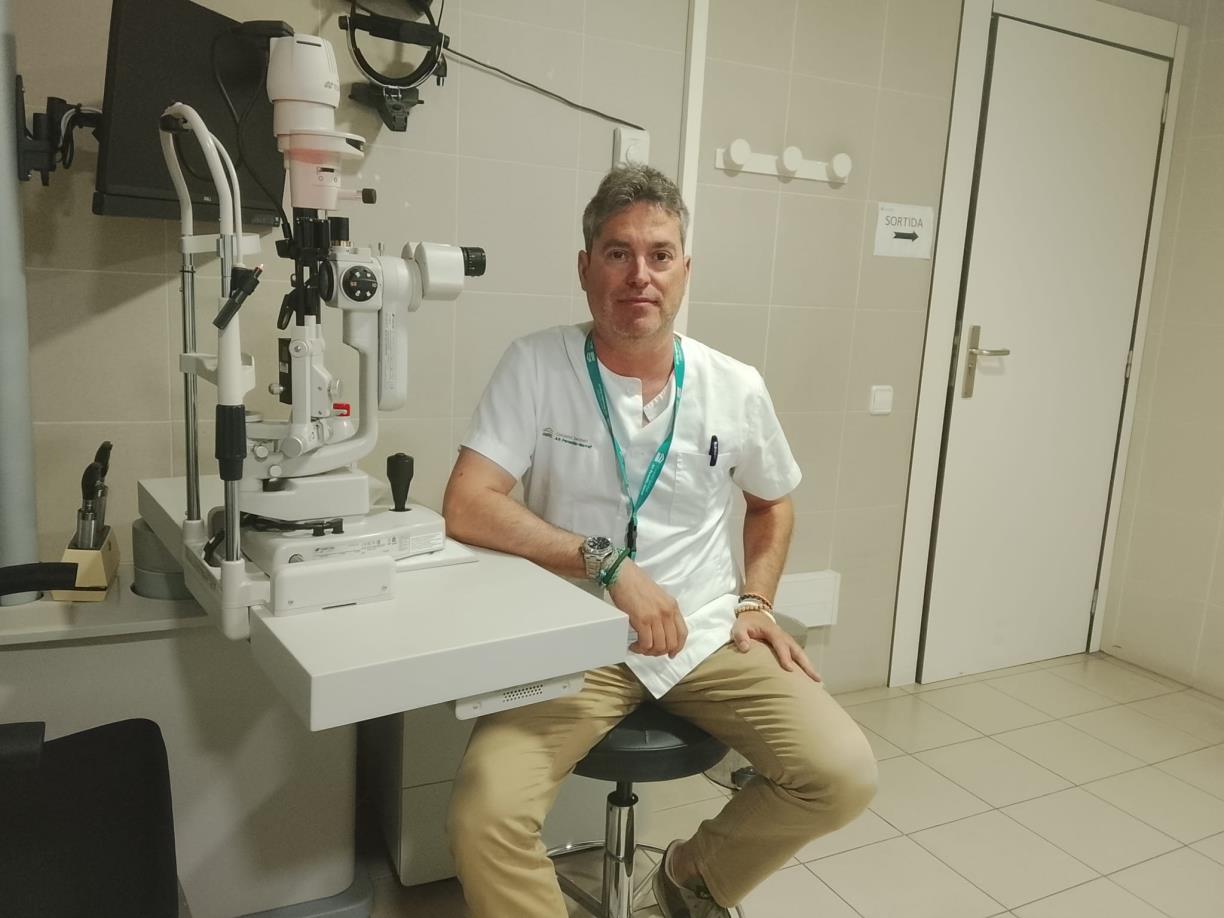 El doctor Màrius Passarell alerta del risc de lesions oculars davant l’eclipsi solar del 12 d’agost. CSAPG